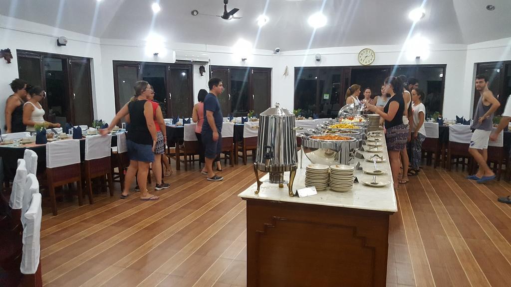 Jungle Safari Resort Саураха Экстерьер фото